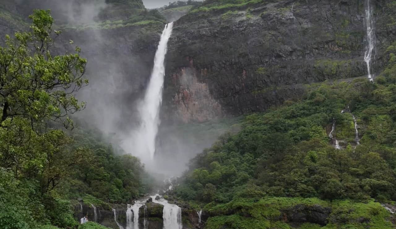 Nanemachi Waterfall