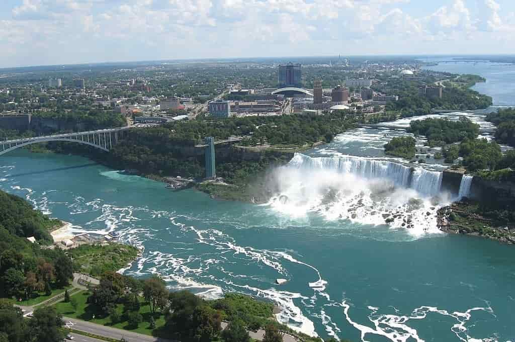 Best Places to Visit in USA for first time, Niagara Falls