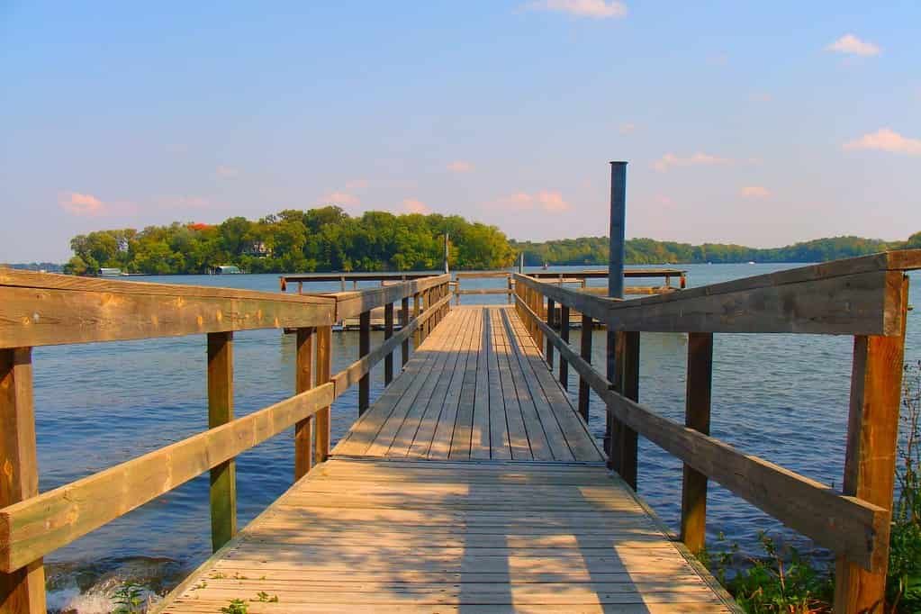 Best lakes in Minnesota for family Vacation, Lake Minnetonka 